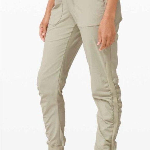 2020-Lululemon Beyond the Studio JoggerLight Sage size 6 - Picture 3 of 11